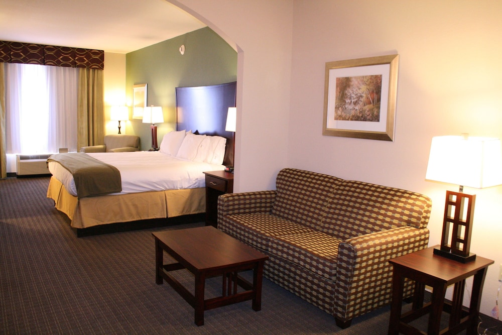 Suite, Multiple Beds - Photo 3