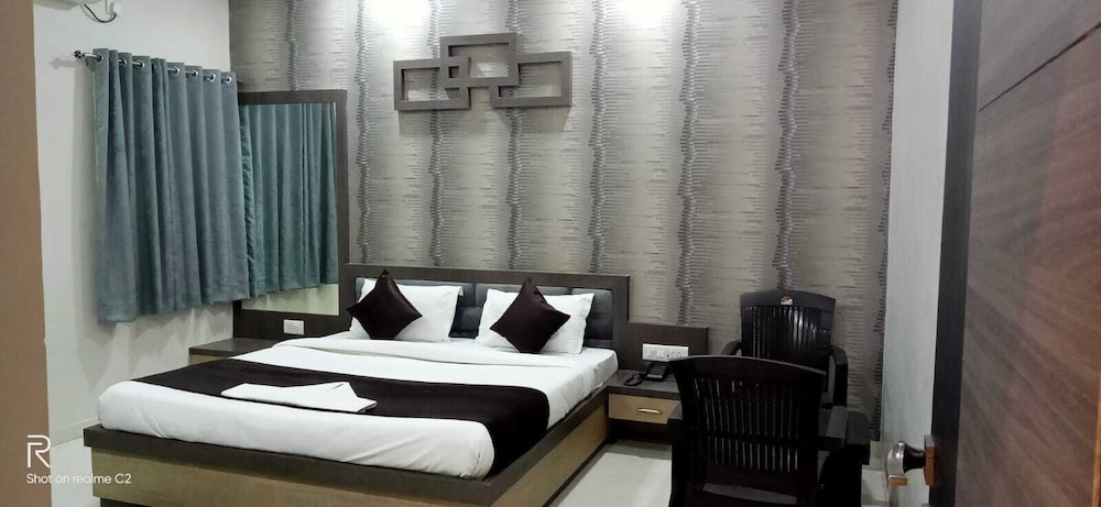 Executive Room - Photo 9