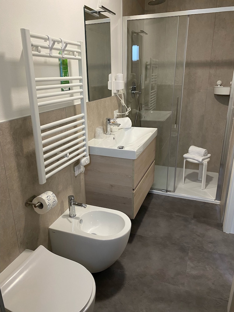 Double Room - Photo 3