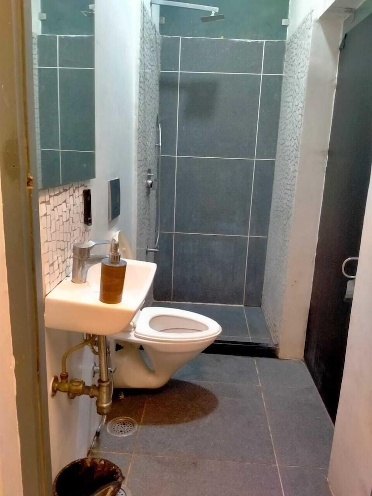 Deluxe Double Room, 1 King Bed photo 3