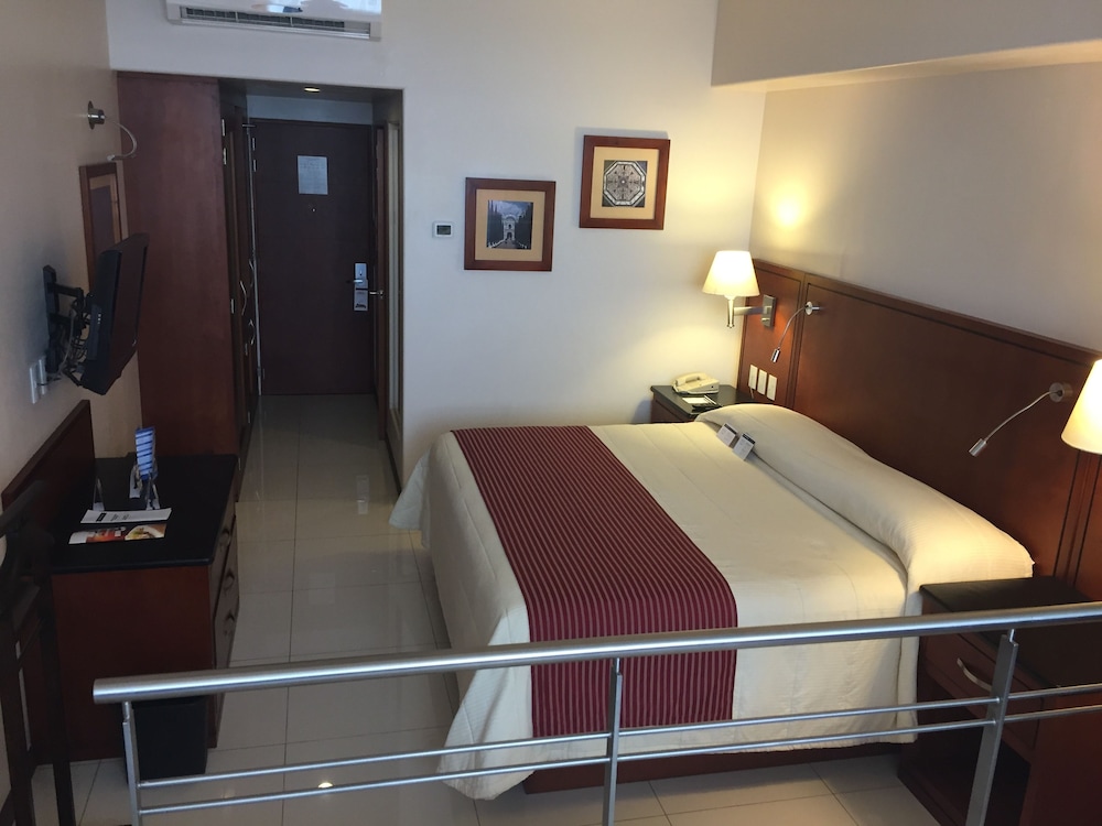 Junior Suite, 1 King Bed with Sofa bed photo 3