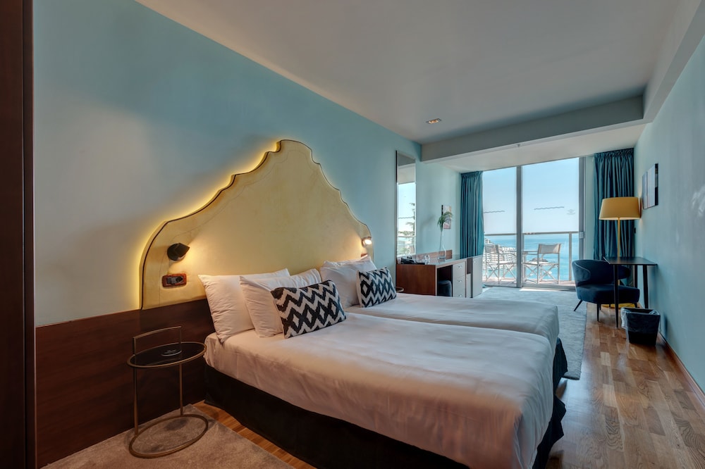 Premium Room (3 pax) photo 1