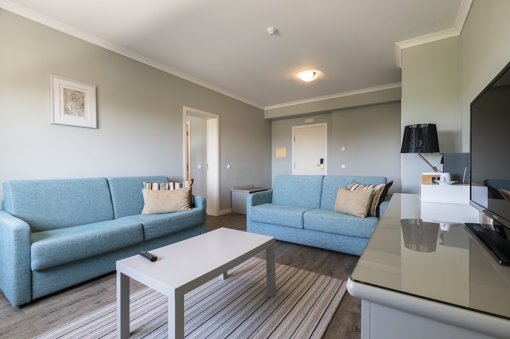 Suite - Photo 9