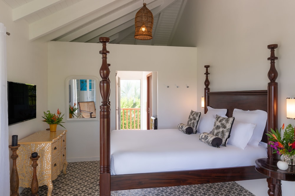 Deluxe Double Room - Photo 13