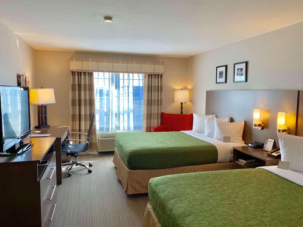 Room, 2 Queen Beds, Non Smoking - Photo 1