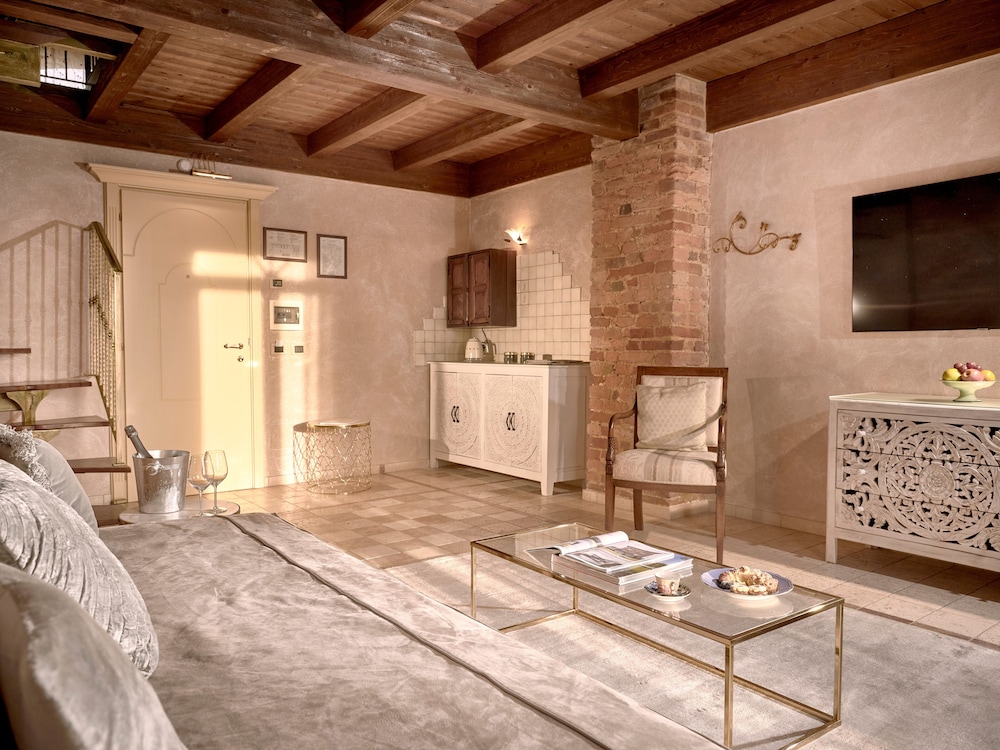 Exclusive Suite photo 2