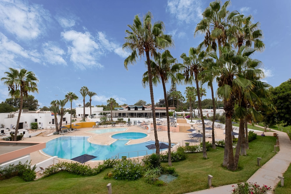 Superior Room, Pool View - Photo 4