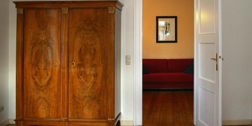 Apartment photo 2