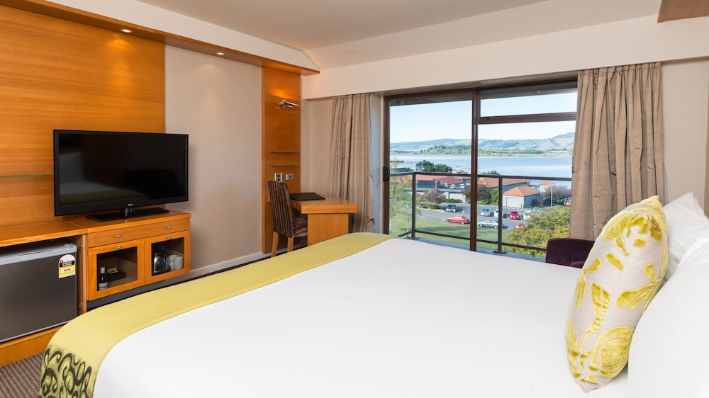 Club Room, 1 King Bed, Club Lounge Access - Photo 4