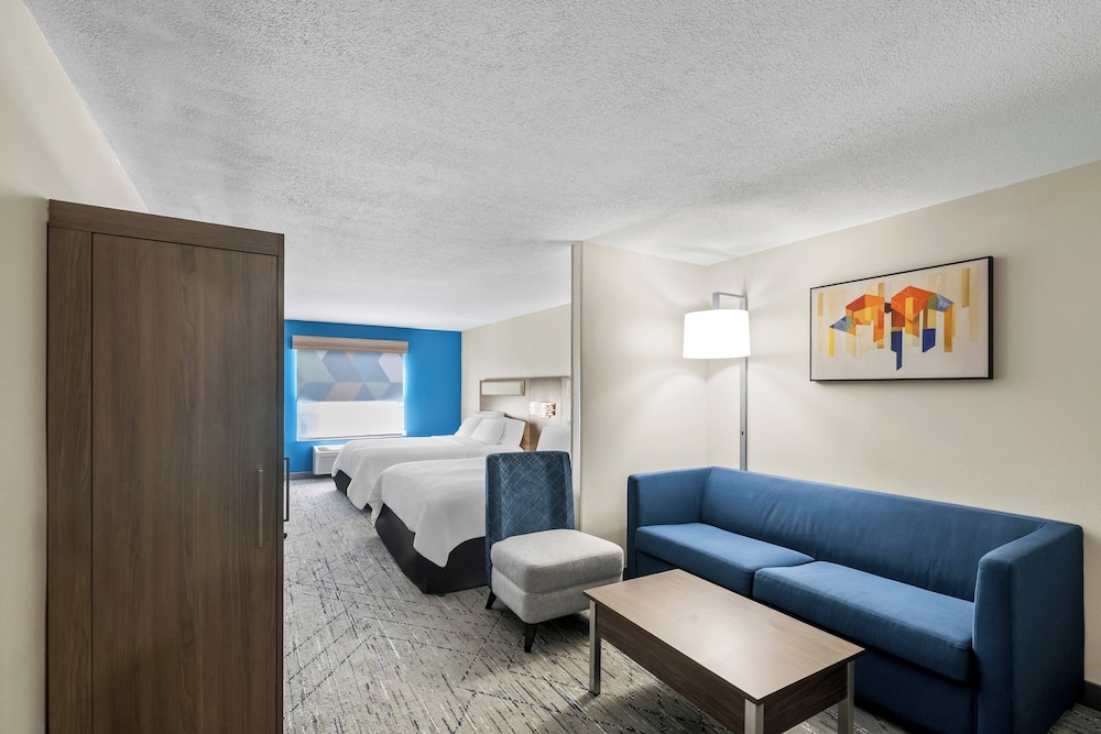 Suite, 2 Queen Beds (Additional Living Area) - Photo 4