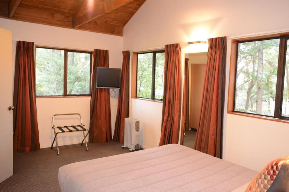 Luxury 4 Person Suite