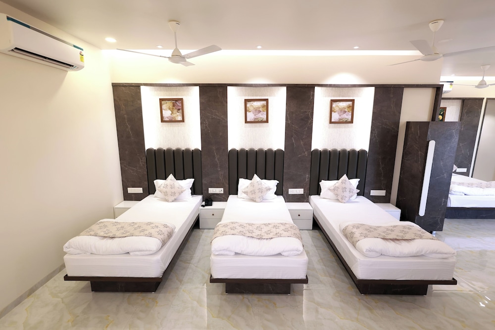 Executive Quadruple Room photo 2
