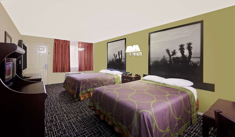 Room, Accessible photo 1