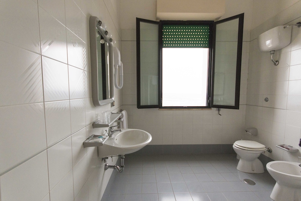 Standard Double or Twin Room, Sea View photo 3
