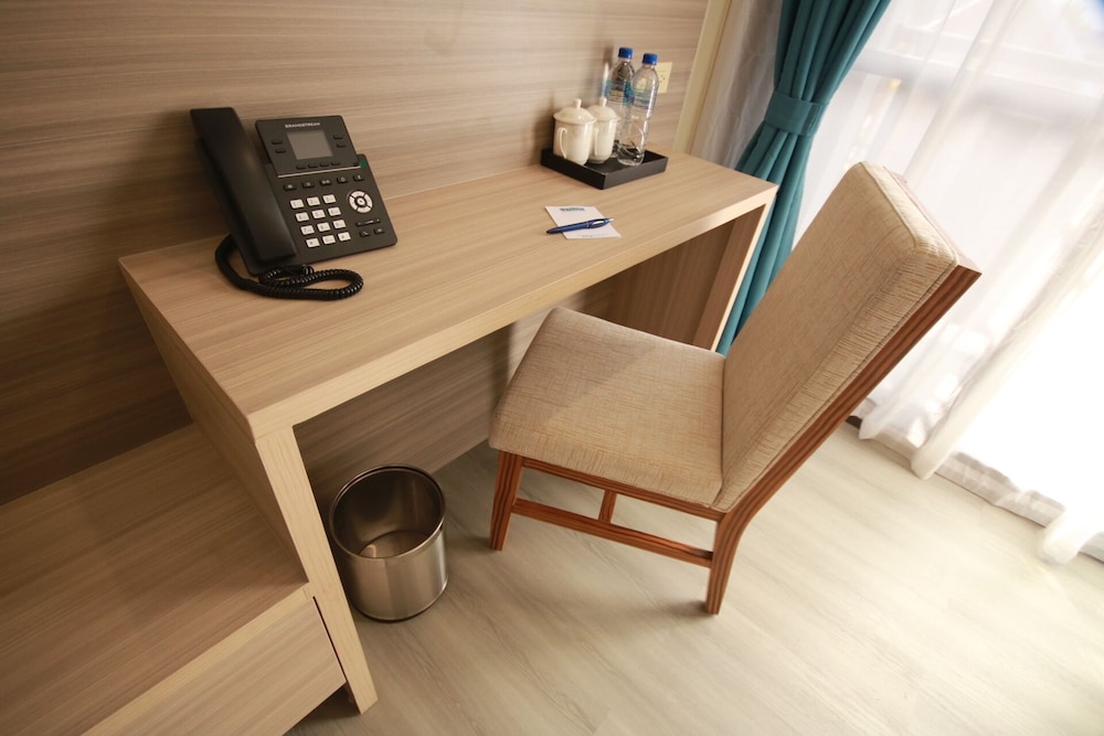 Double or Twin Room, Balcony, City View photo 3