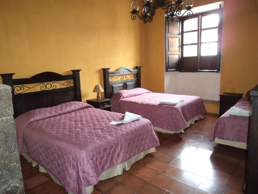 Triple Room, Fireplace photo 1