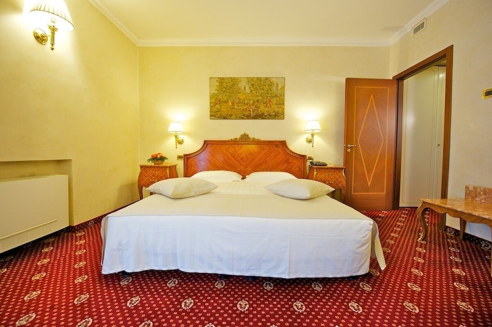 Standard Room, 1 Double Bed - Photo 8
