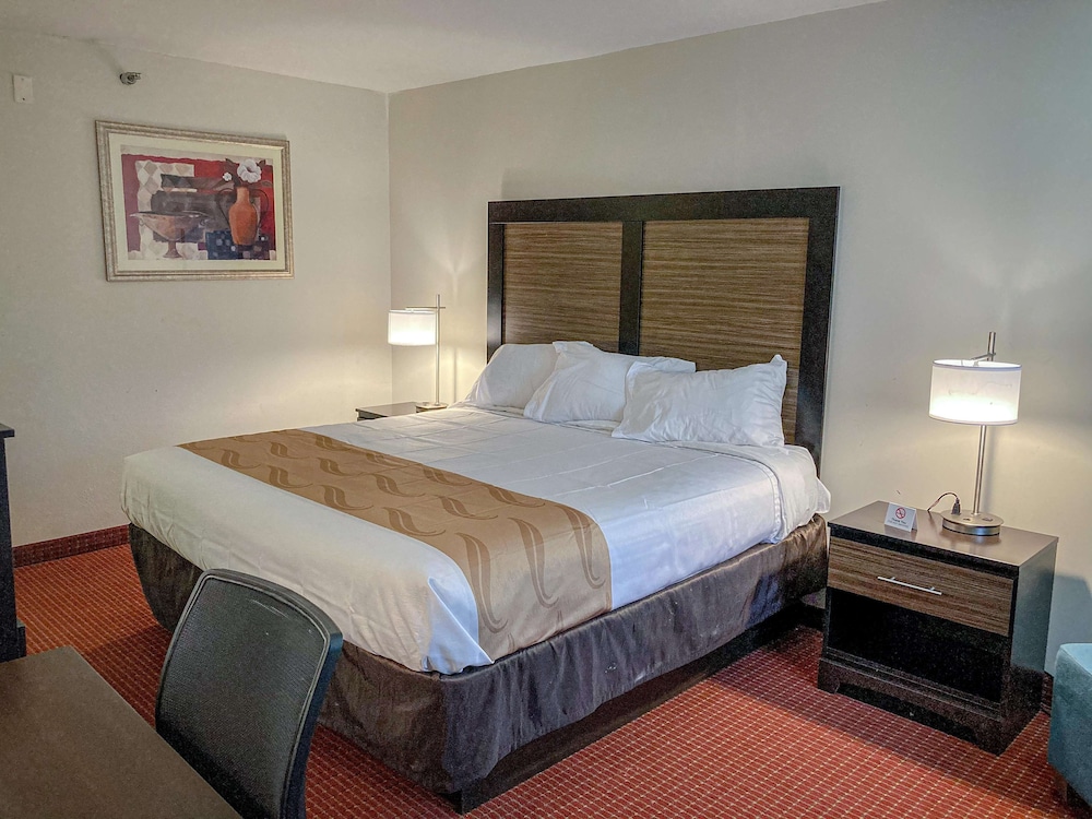 Deluxe Suite, 1 King Bed, Non Smoking, Hot Tub