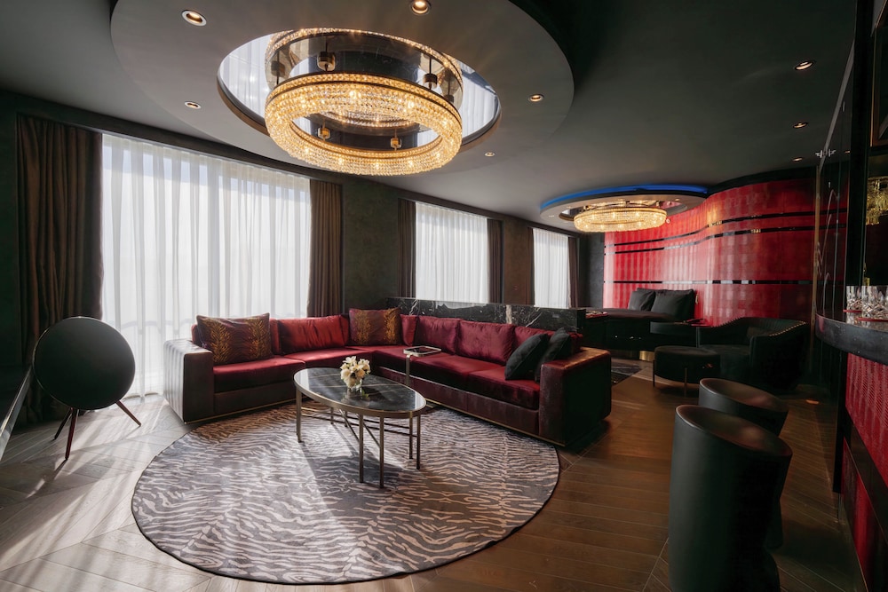 Prive Suite