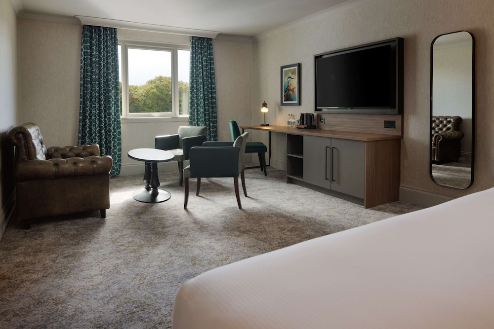 Junior Suite, Multiple Beds - Photo 3