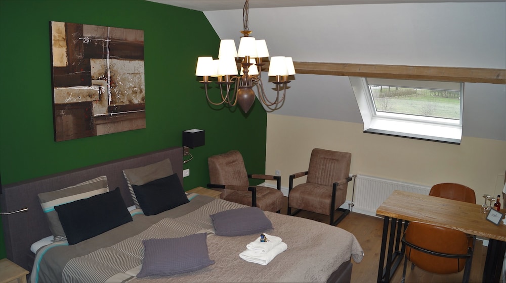 Deluxe Room (Oleander)