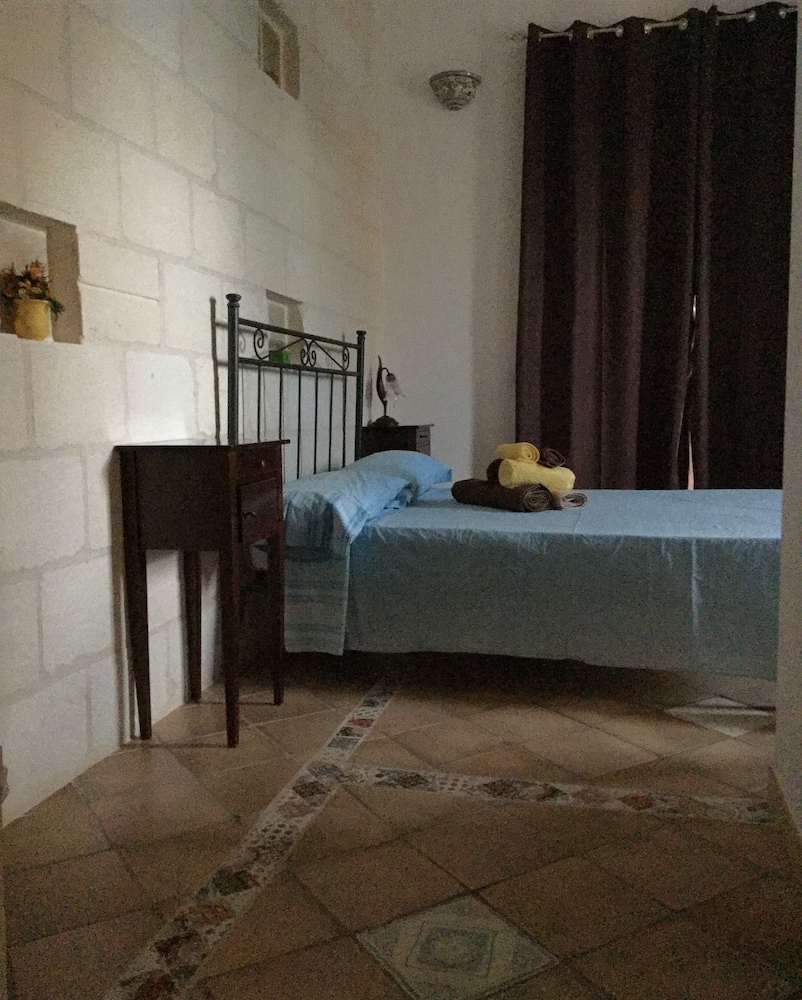 City Room photo 2