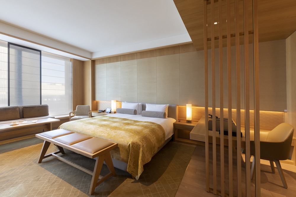 Heritage Bath with view King (Breakfast & Club Lounge Access) Junior Suite 60sqm