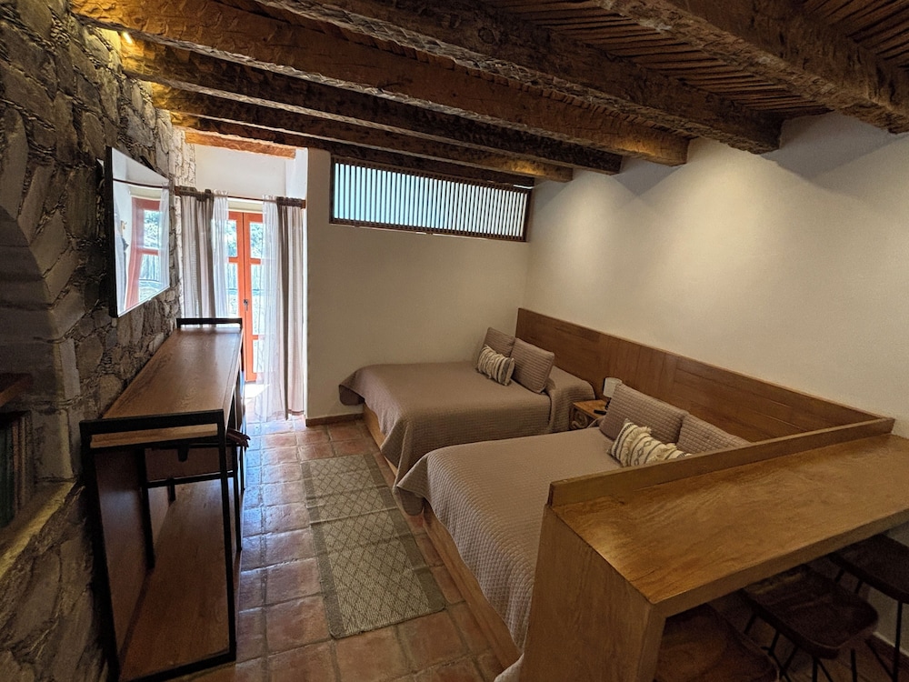 Deluxe Room, 1 Bedroom, Balcony, Mountain View photo 1