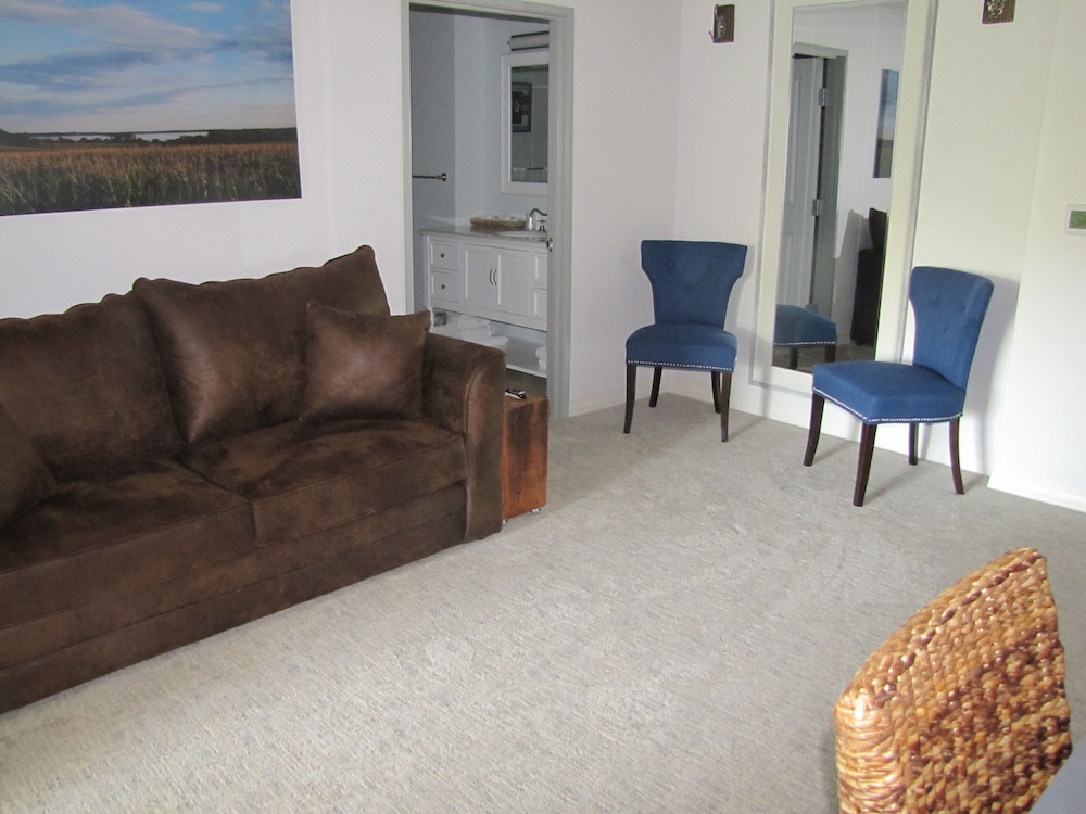 Premier Suite, 1 King Bed with Sofa bed, Non Smoking photo 3