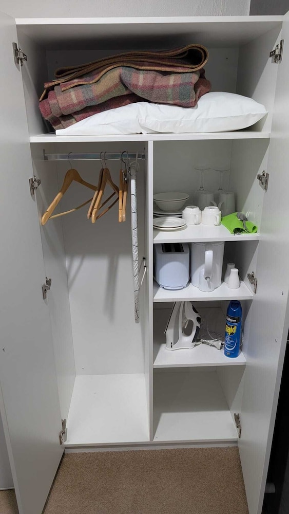 Twin Room - Photo 2