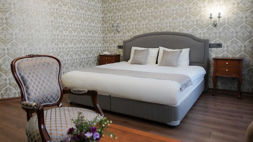 Family Quadruple Room, City View photo 3