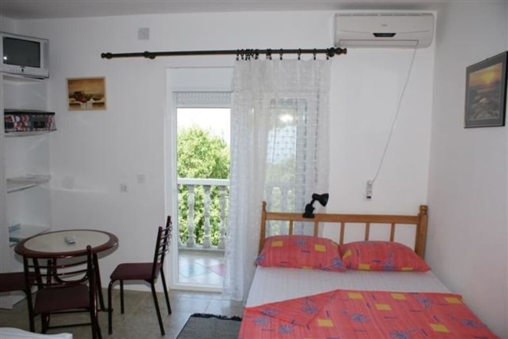 Apartment (3)