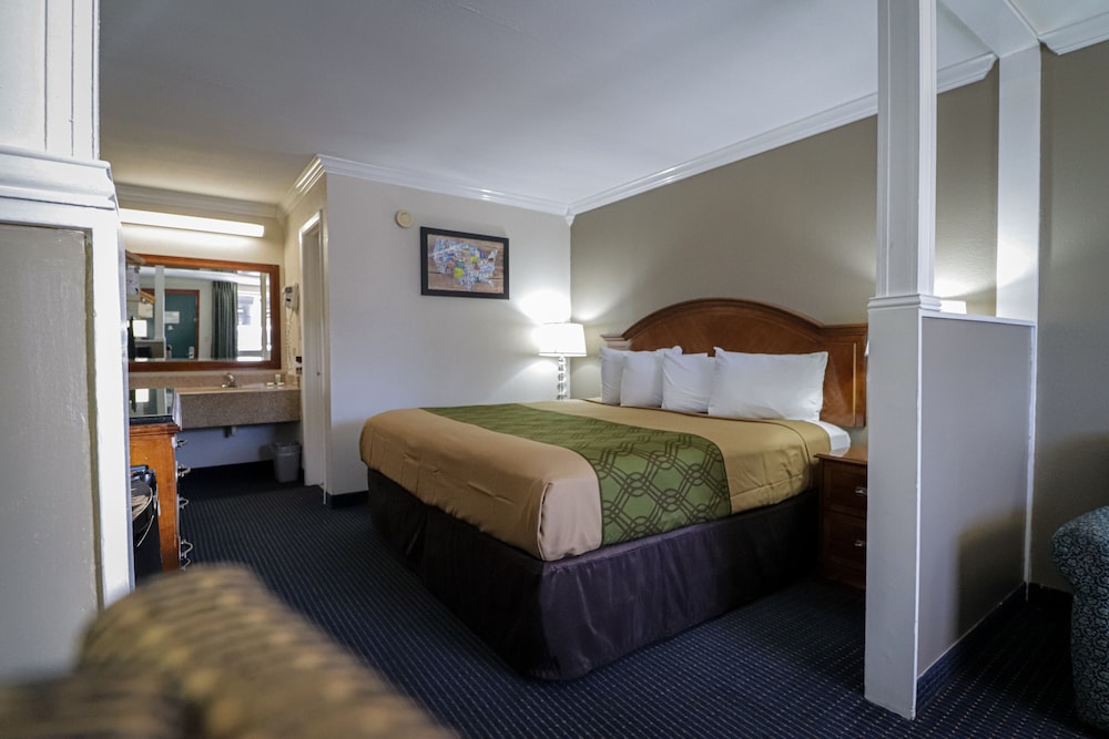 Premium Room, 1 King Bed with Sofa bed, Non Smoking - Photo 5