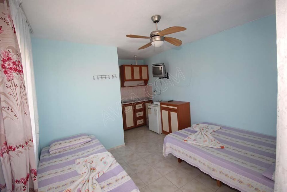Basic Apartment photo 2