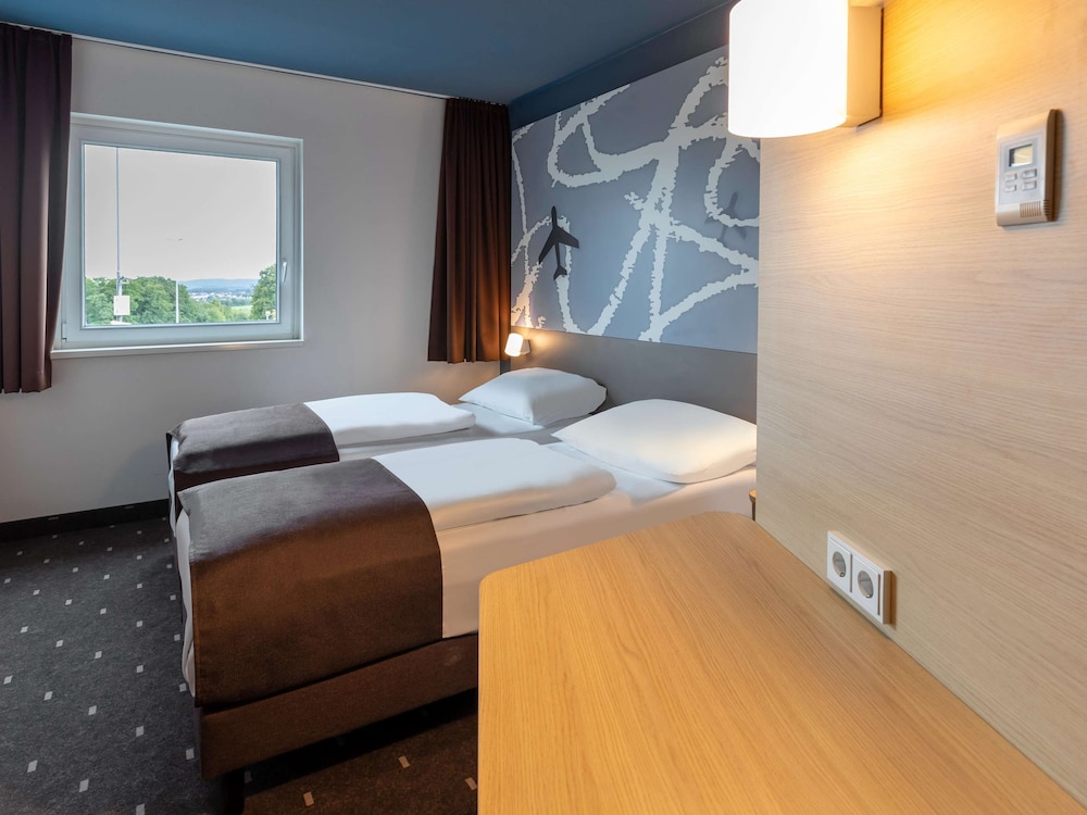 Twin Room - Photo 1