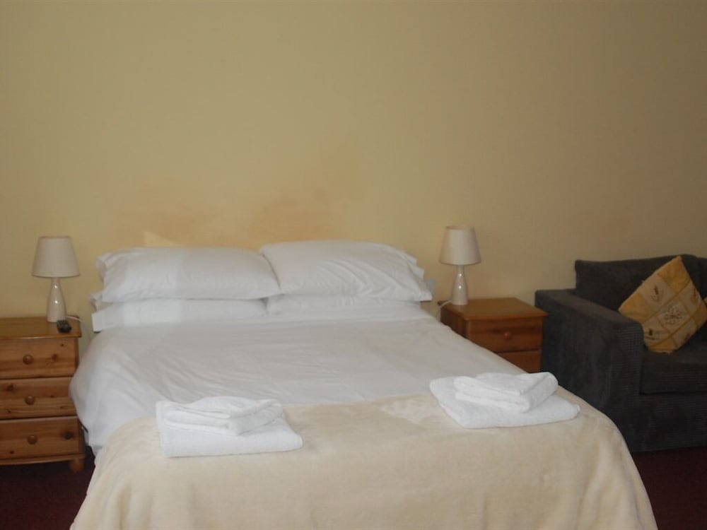 Triple Room, Ensuite (2) photo 3