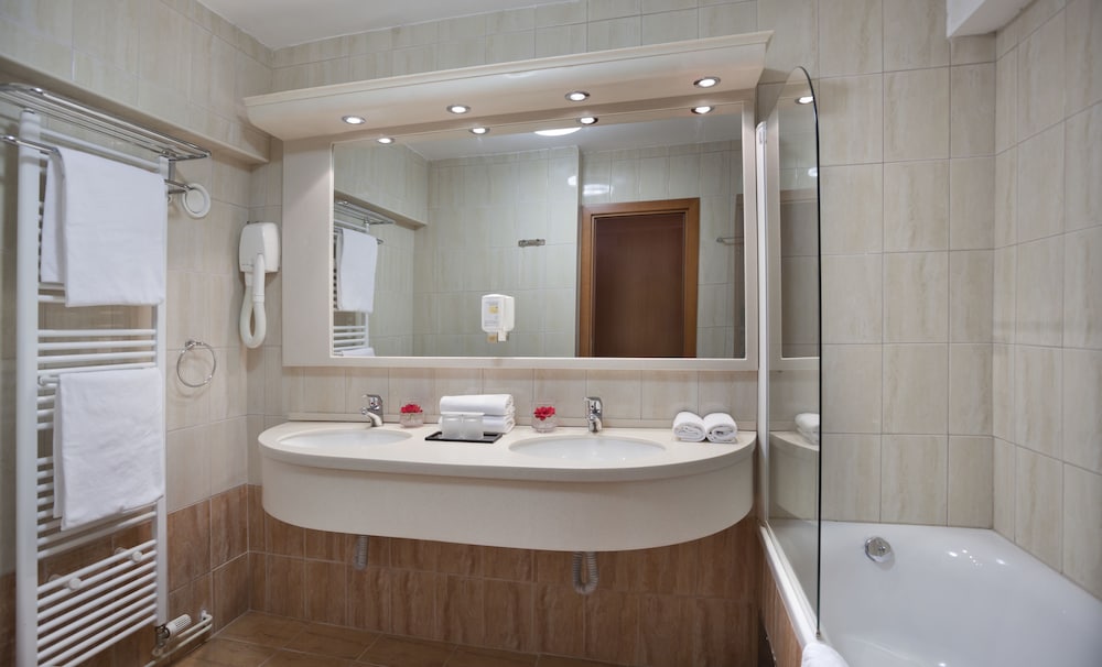Superior Twin Room - Photo 4