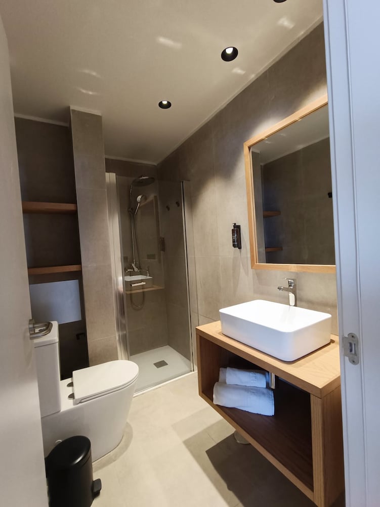 Superior Double Room, Balcony, Sea View - Photo 17