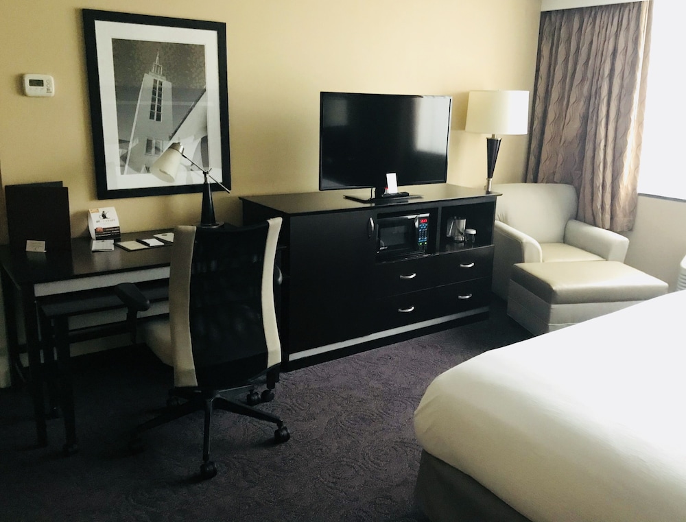 Suite, 2 Queen Beds, Accessible - Photo 4
