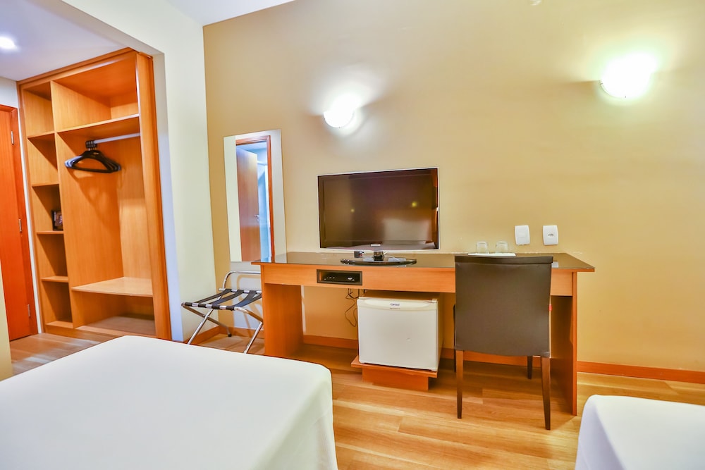 Standard Twin Room, 2 Twin Beds - Photo 2