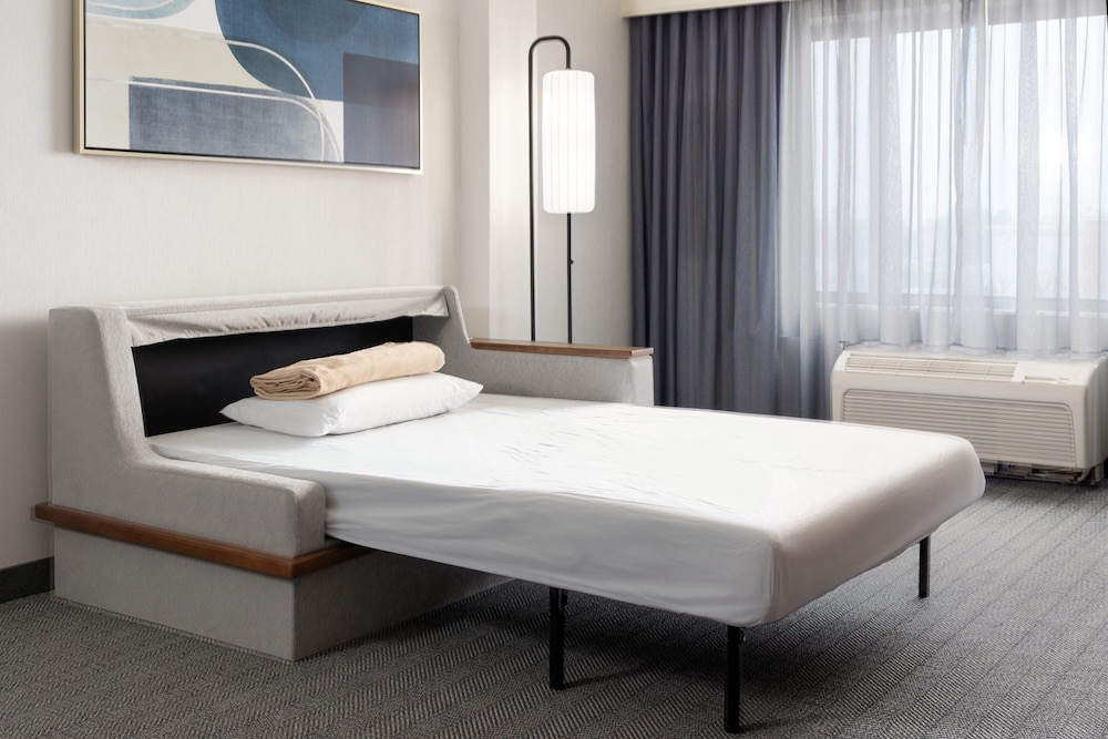 Room, 1 King Bed - Photo 3