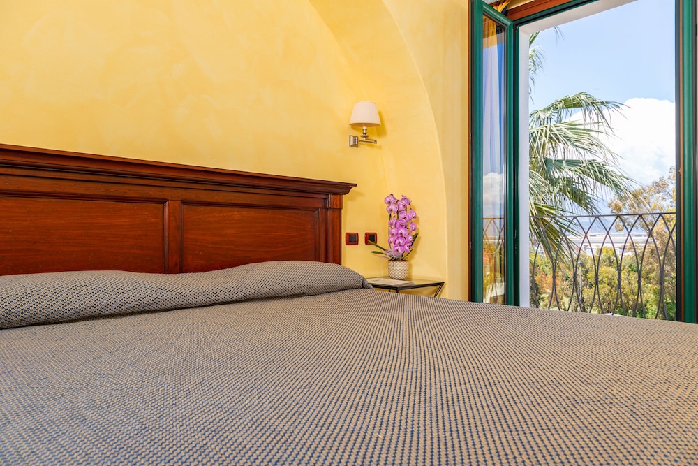 Panoramic Double or Twin Room - Photo 2