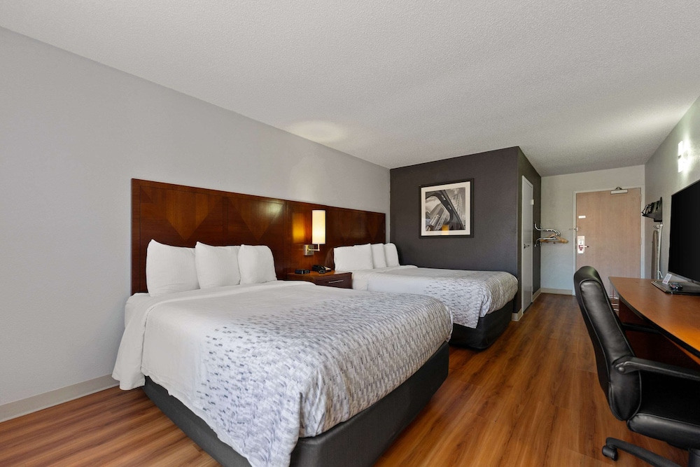 Room, 2 Double Beds, Accessible, Non Smoking photo 2