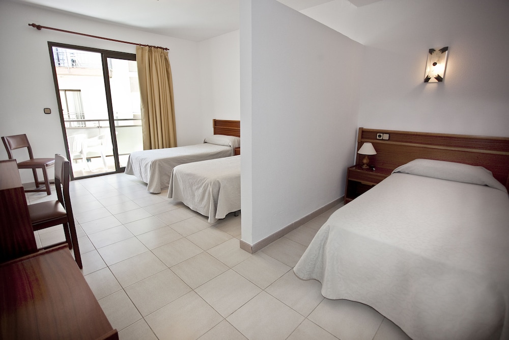 Quadruple Room photo 2