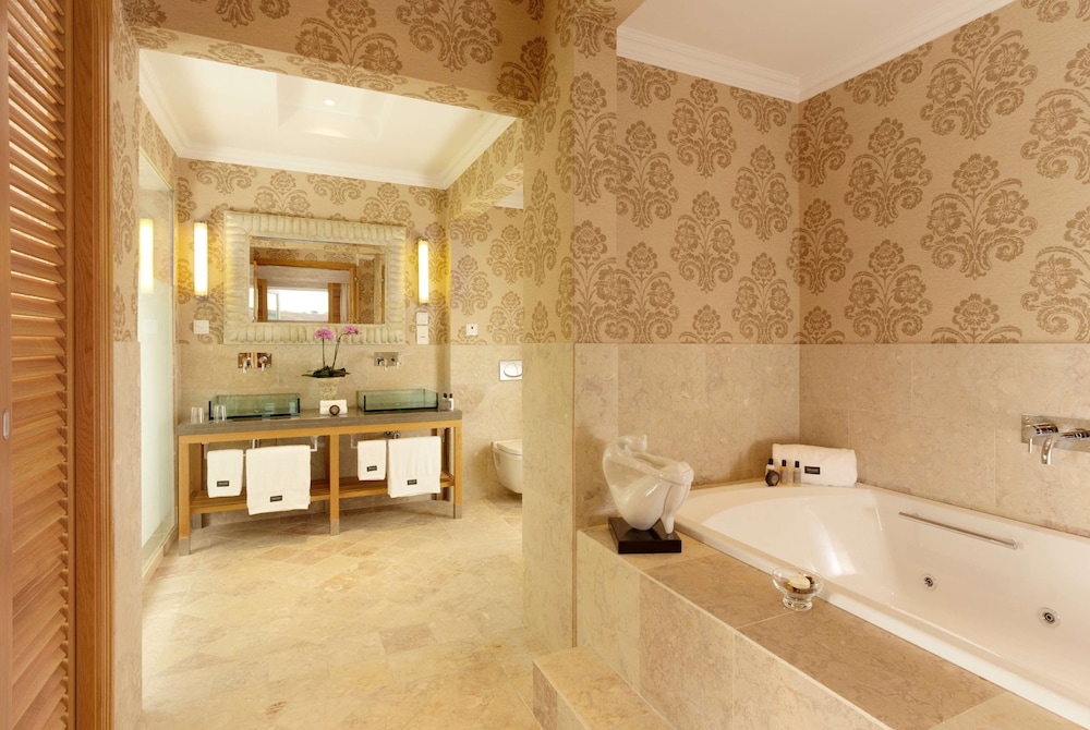 Royal Suite, Golf View - Photo 3