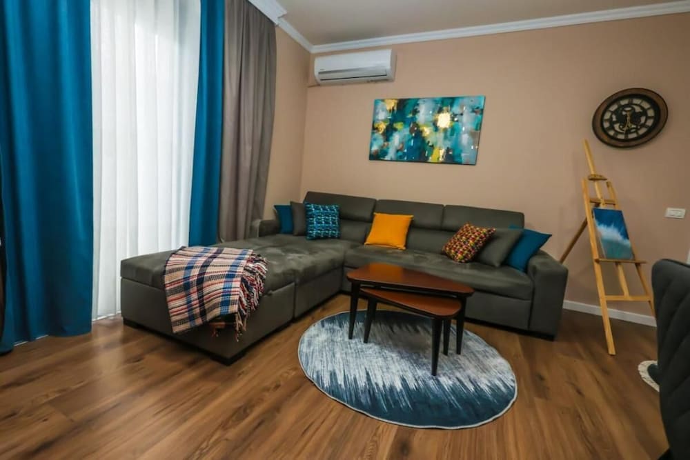 Apartment, 3 Bedrooms, Balcony, City View photo 1