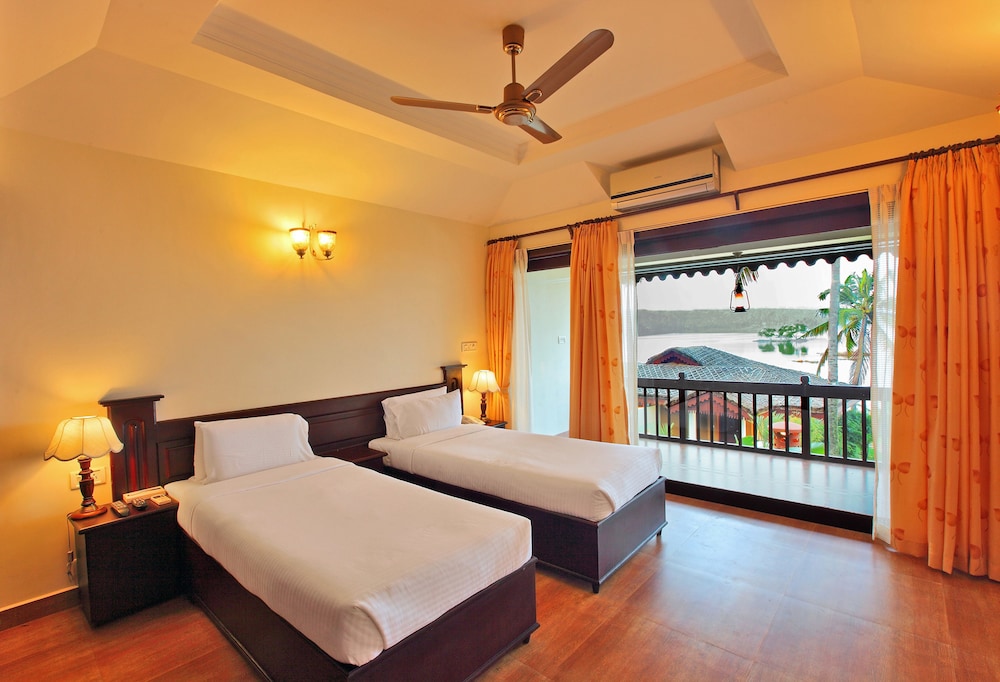 Premium lake view villa - Photo 1