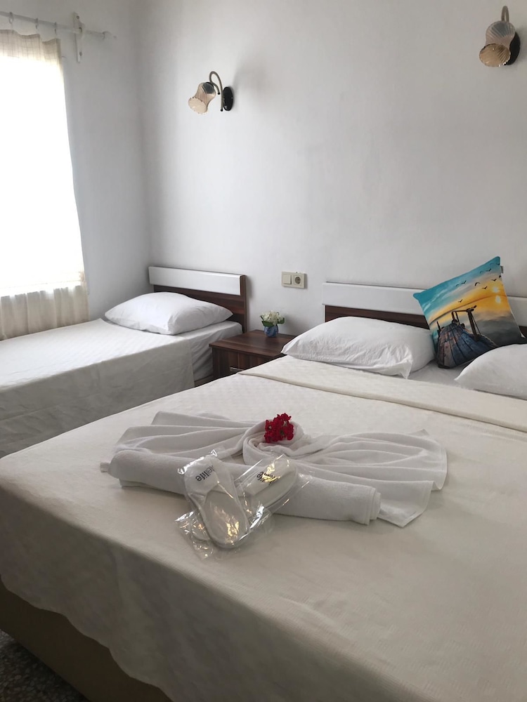 Standard Triple Room - Photo 1