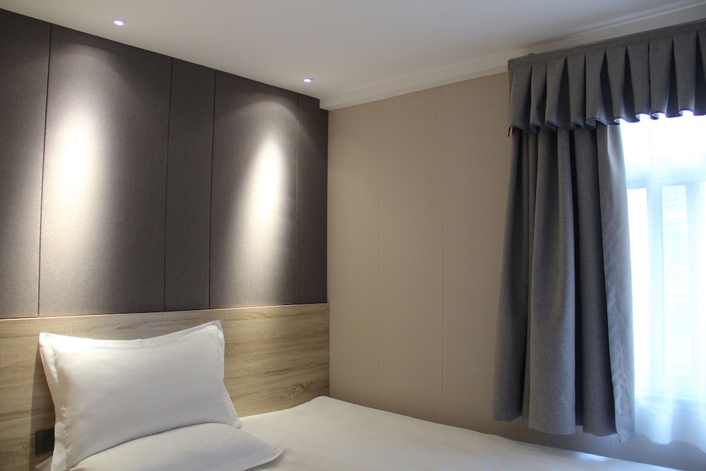 Signature Room
