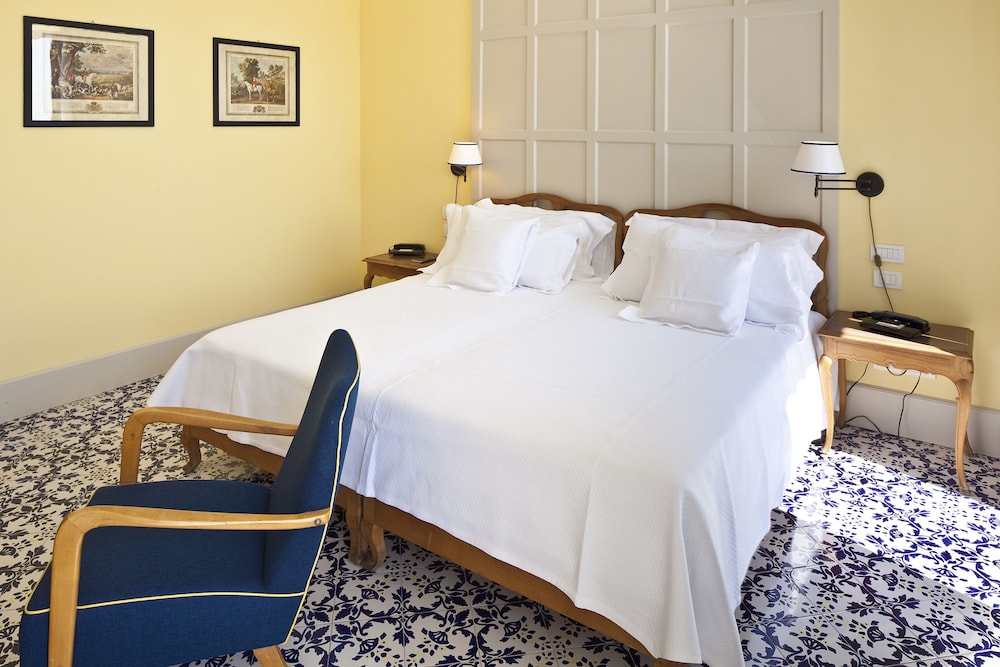 Standard Double or Twin Room, Sea View (Window) - Photo 4